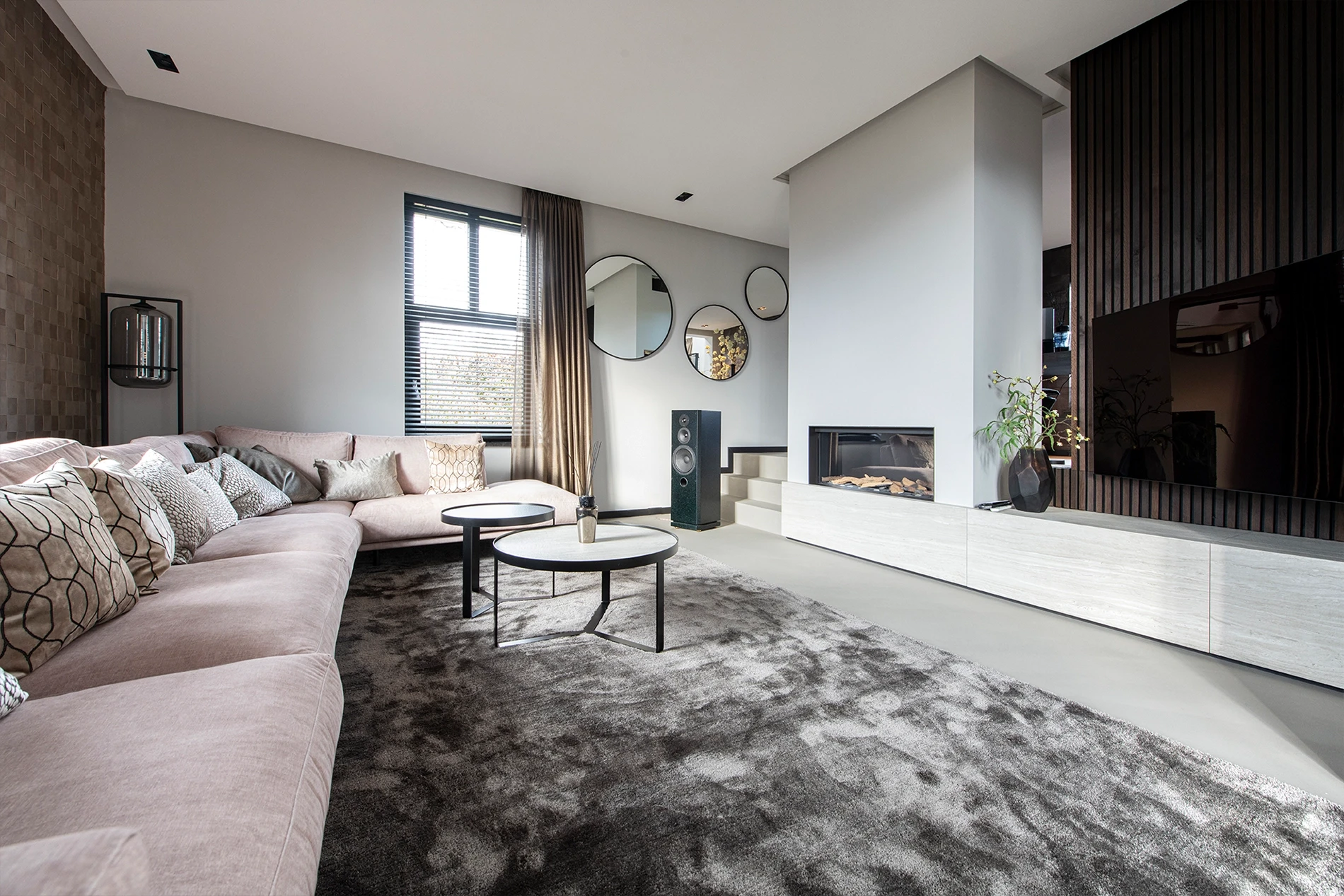 Premium Leef-Beton vloer (kleur: Fossil) in gerenoveerde woonboerderij in Sint-Oedenrode13