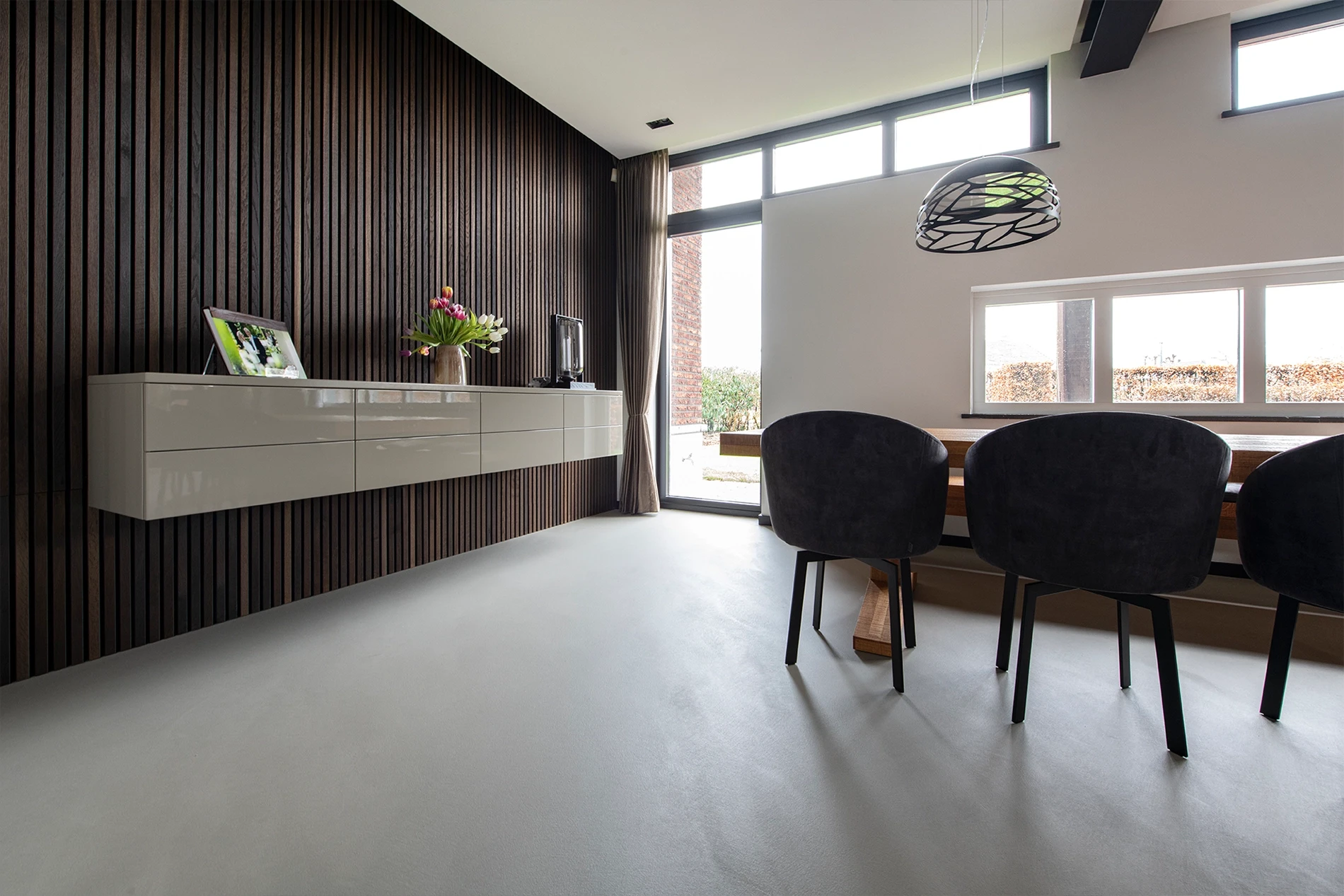 Premium Leef-Beton vloer (kleur: Fossil) in gerenoveerde woonboerderij in Sint-Oedenrode3