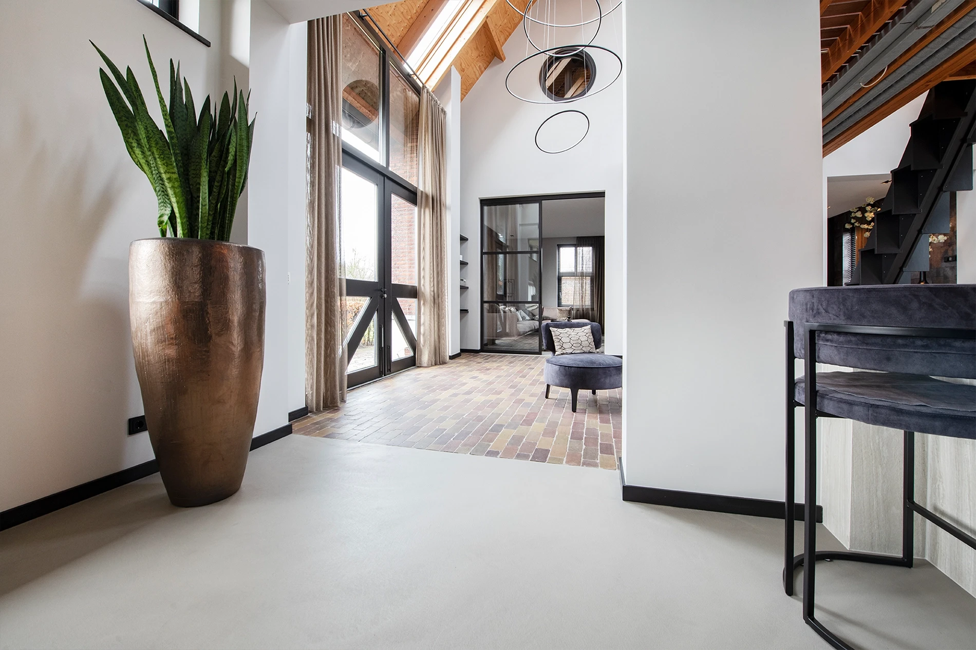 Premium Leef-Beton vloer (kleur: Fossil) in gerenoveerde woonboerderij in Sint-Oedenrode6